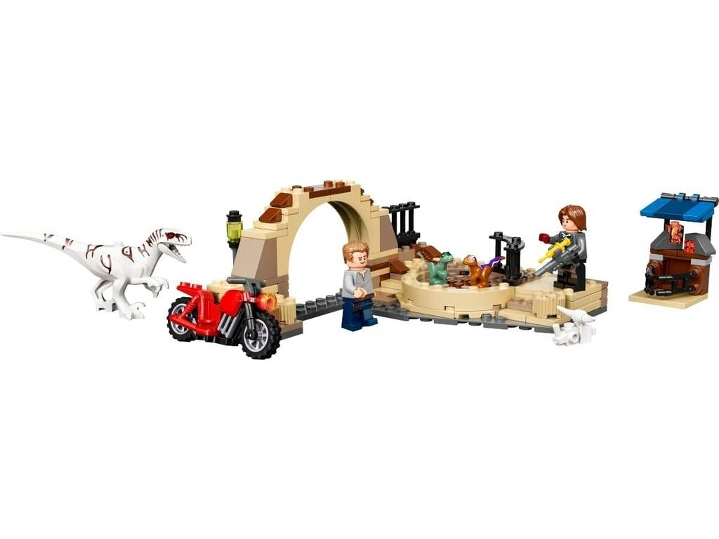 Lego Jurassic World Caça de Motocicleta ao Dinossauro Atrocirraptor 76945